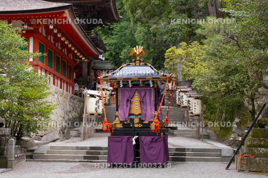 奈良県　石上神宮　ふるまつり　鳳輦