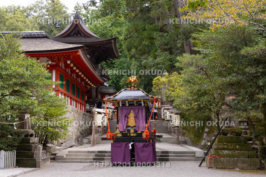 奈良県　石上神宮　ふるまつり　鳳輦
