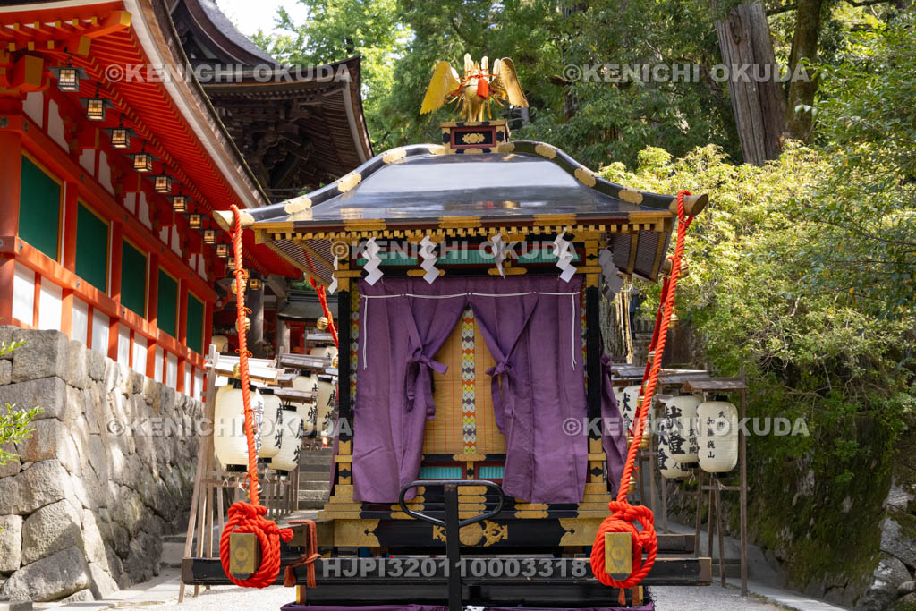 奈良県　石上神宮　ふるまつり　鳳輦