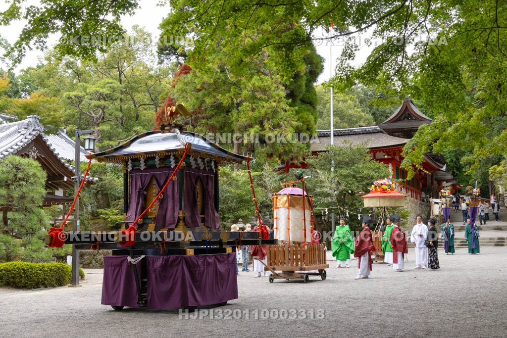 奈良県　石上神宮　ふるまつり　鳳輦