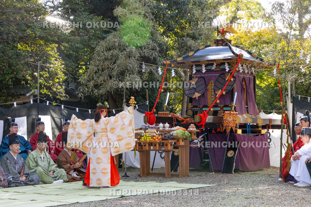 奈良県　石上神宮　ふるまつり　御旅所祭　神楽奉奏