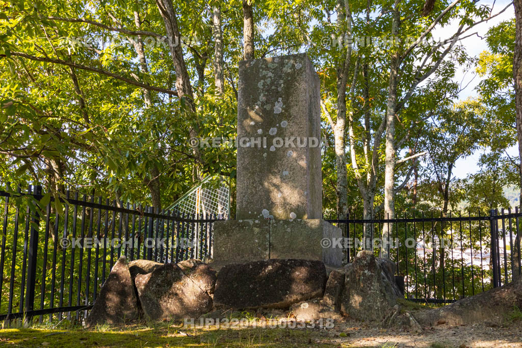 奈良県　美努岡萬墓