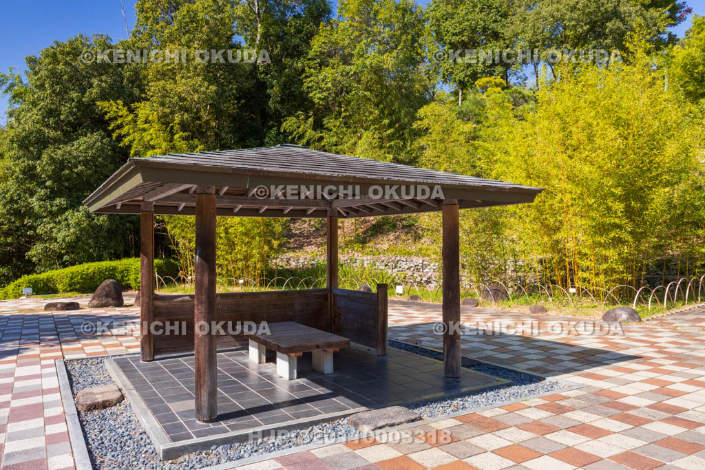 奈良県　高山竹林園　東屋