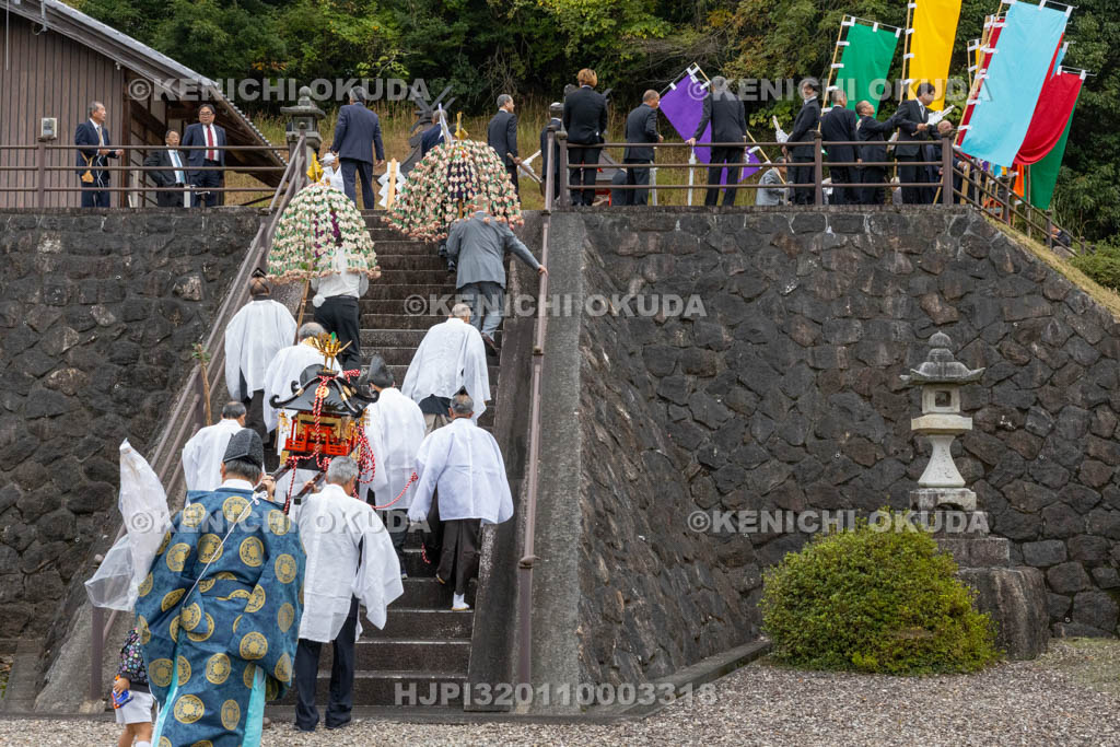 奈良県　神波多神社　天王祭　神輿渡御