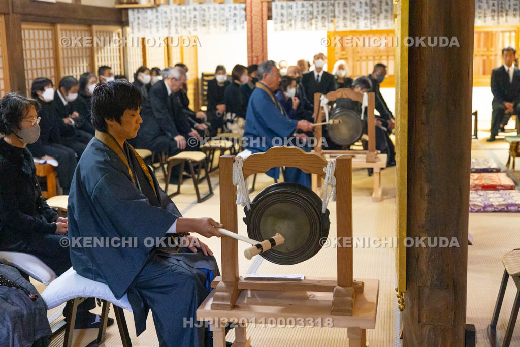 奈良県　興善寺　白石の双盤念仏　迎え鉦