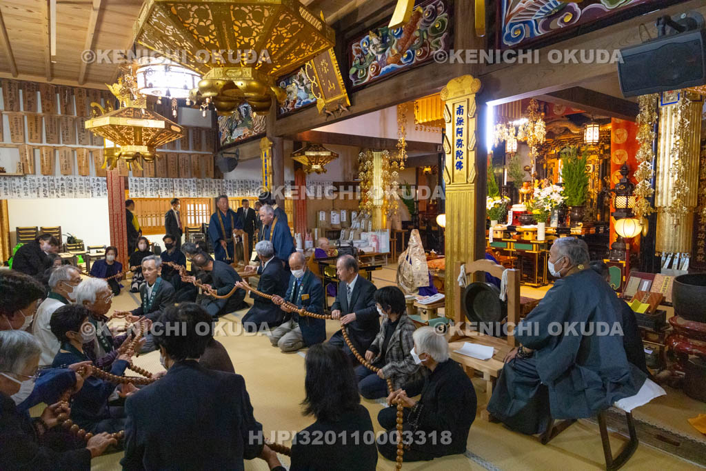 奈良県　興善寺　白石の双盤念仏　数珠繰り