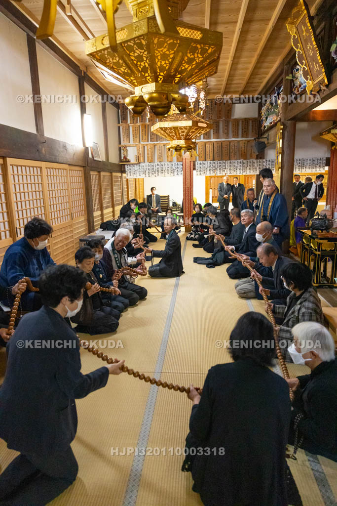 奈良県　興善寺　白石の双盤念仏　数珠繰り