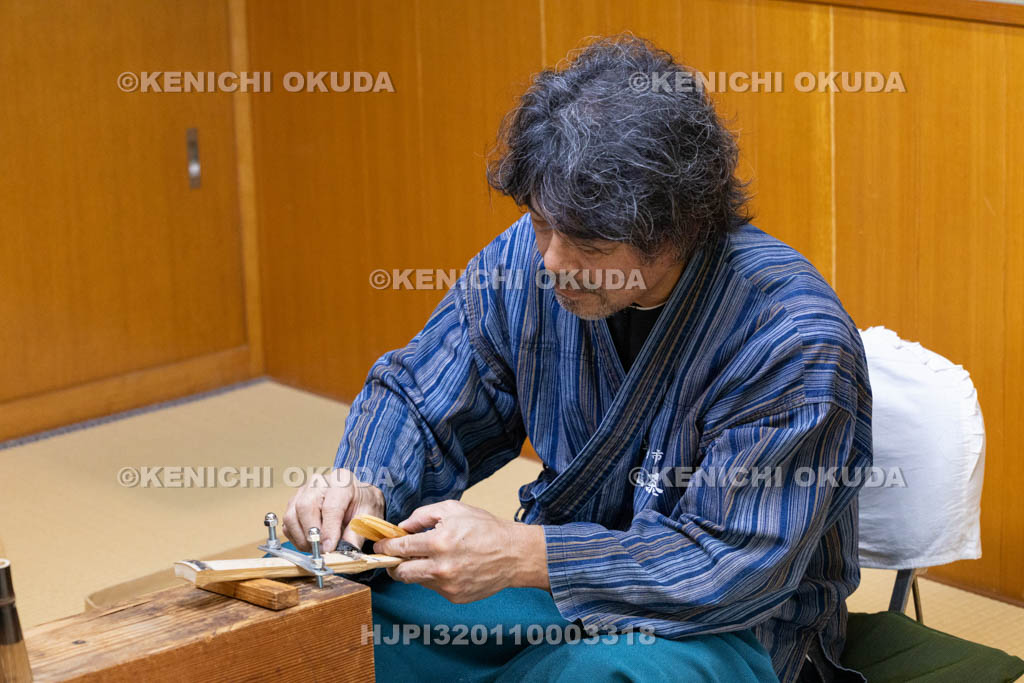 奈良県　高山竹林園　高山茶筌制作実演　「味削」の工程