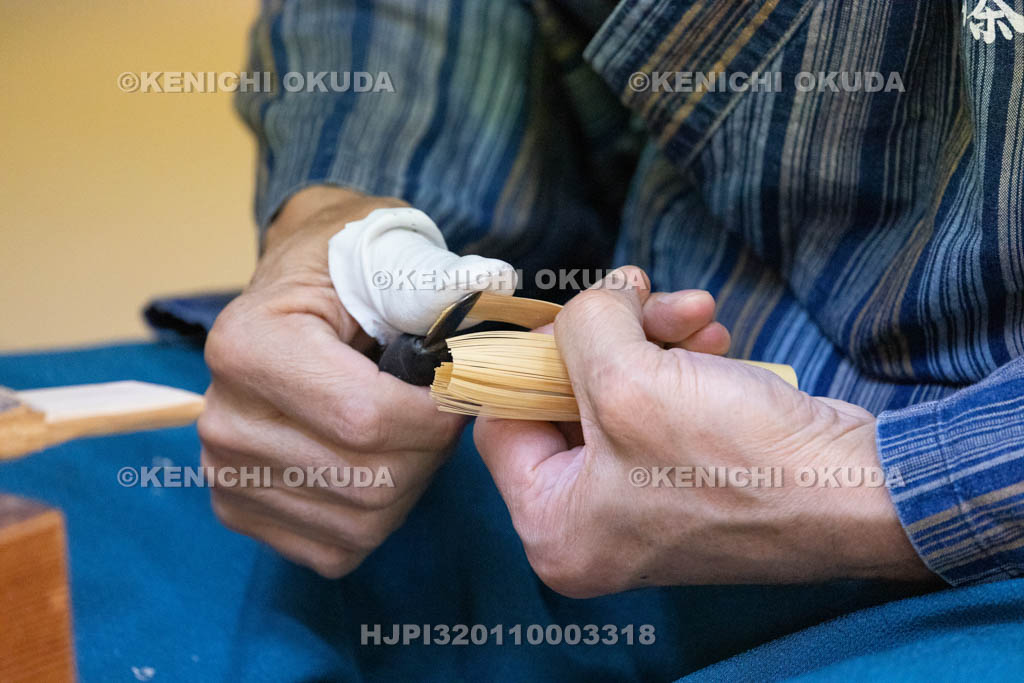 奈良県　高山竹林園　高山茶筌制作実演　「味削」の工程