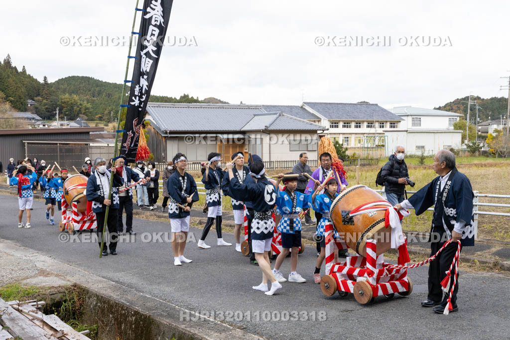 奈良県　下部神社　吐山の太鼓踊り