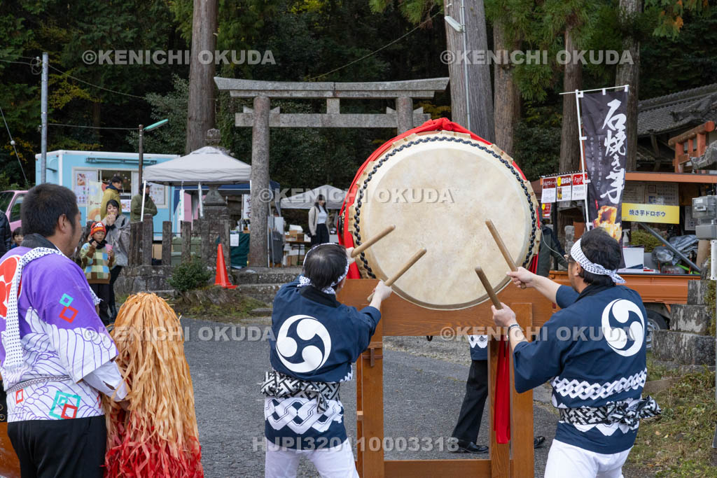 奈良県　下部神社　吐山の太鼓踊り　辻太鼓