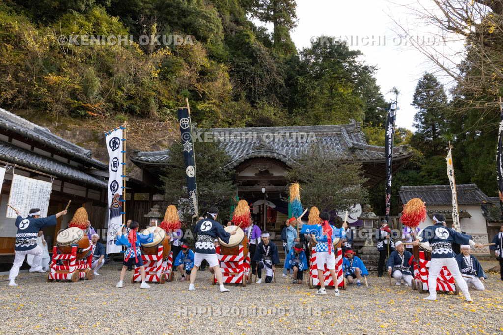 奈良県　下部神社　吐山の太鼓踊り