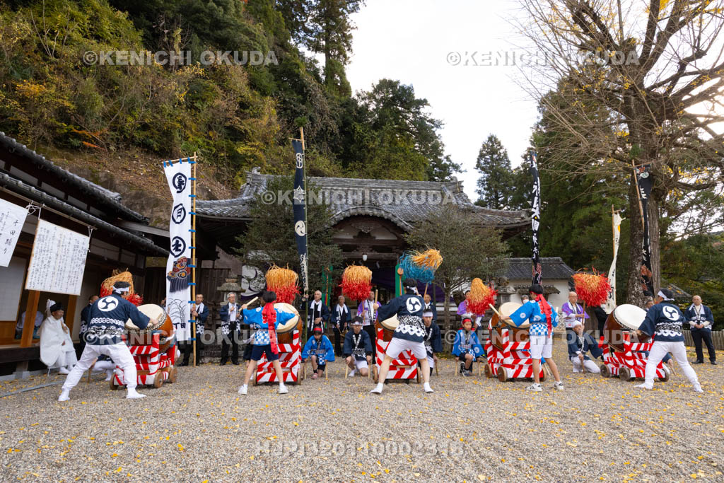 奈良県　下部神社　吐山の太鼓踊り