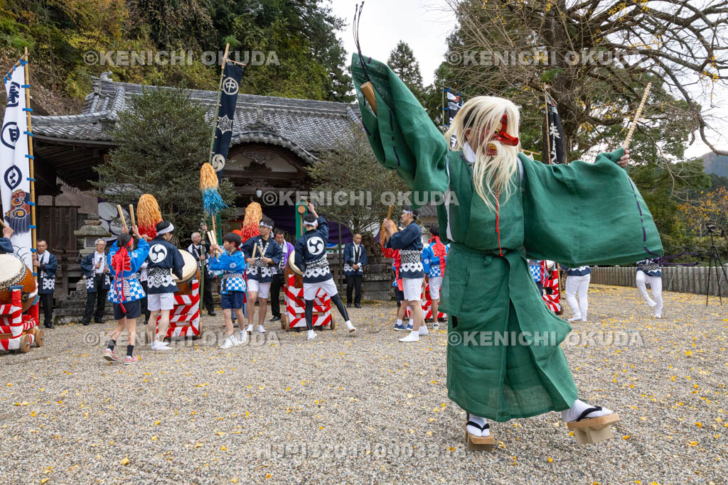 奈良県　下部神社　吐山の太鼓踊り