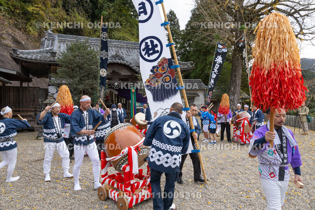 奈良県　下部神社　吐山の太鼓踊り
