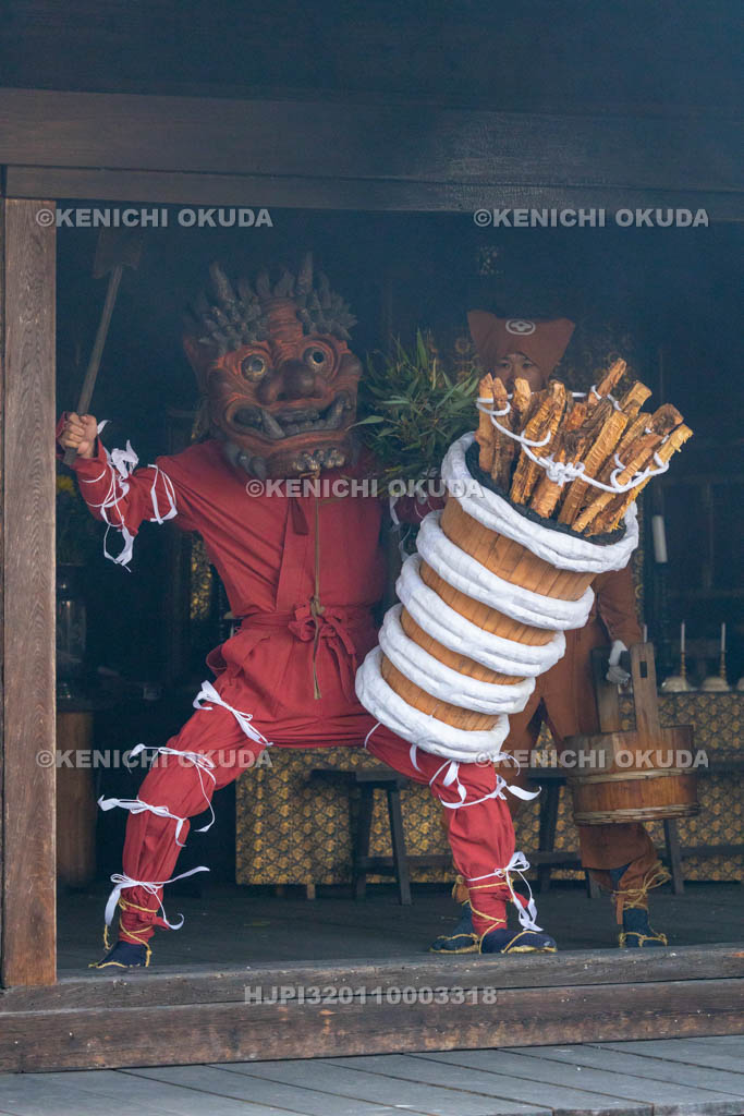 奈良県　念仏寺　陀々堂の鬼はしり　昼の鬼はしり