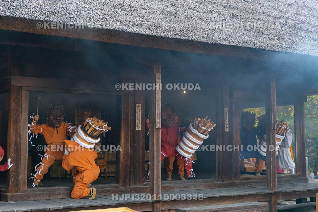 奈良県　念仏寺　陀々堂の鬼はしり　昼の鬼はしり