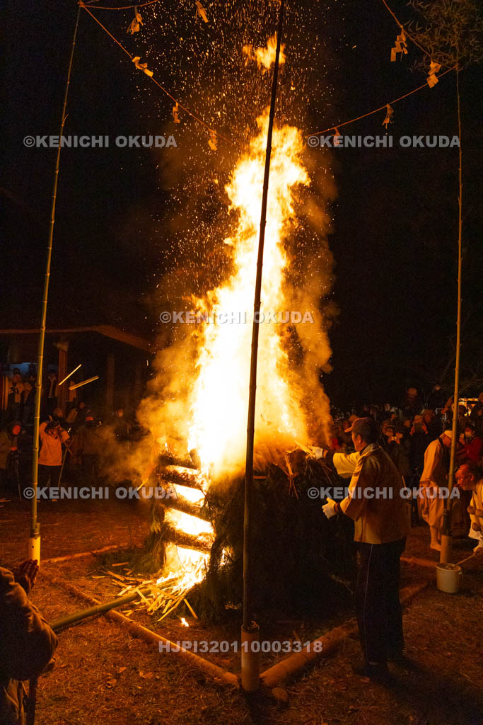 奈良県　念仏寺　陀々堂の鬼はしり　柴灯護摩供