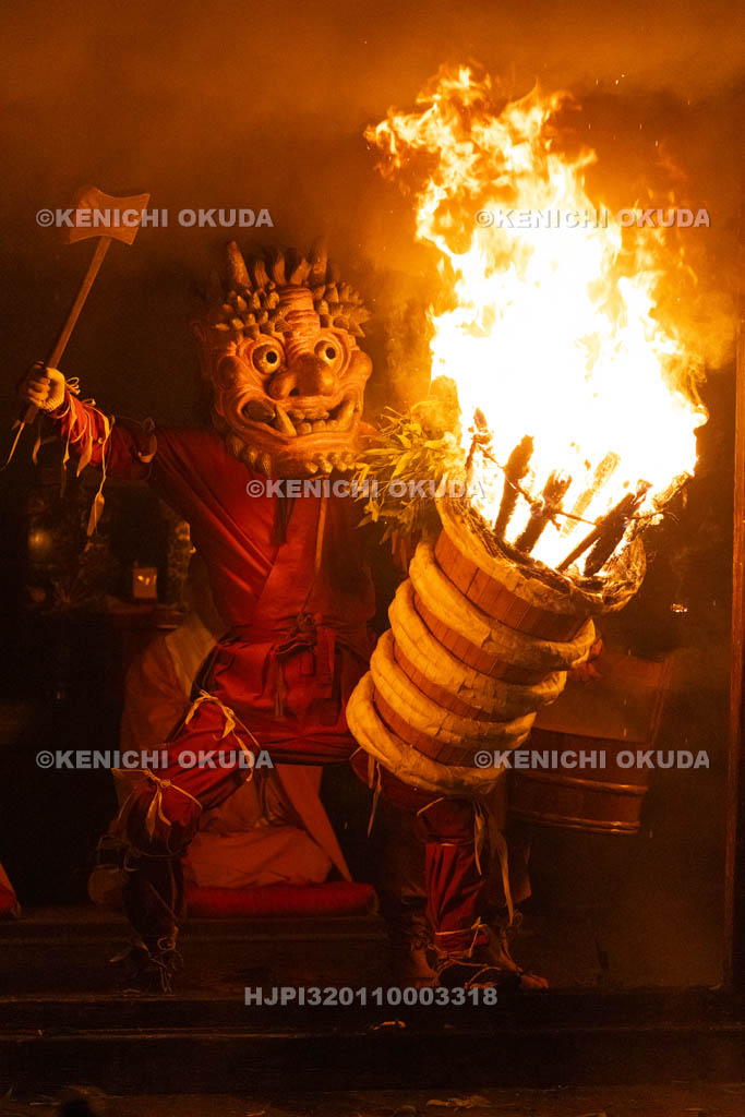 奈良県　念仏寺　陀々堂の鬼はしり