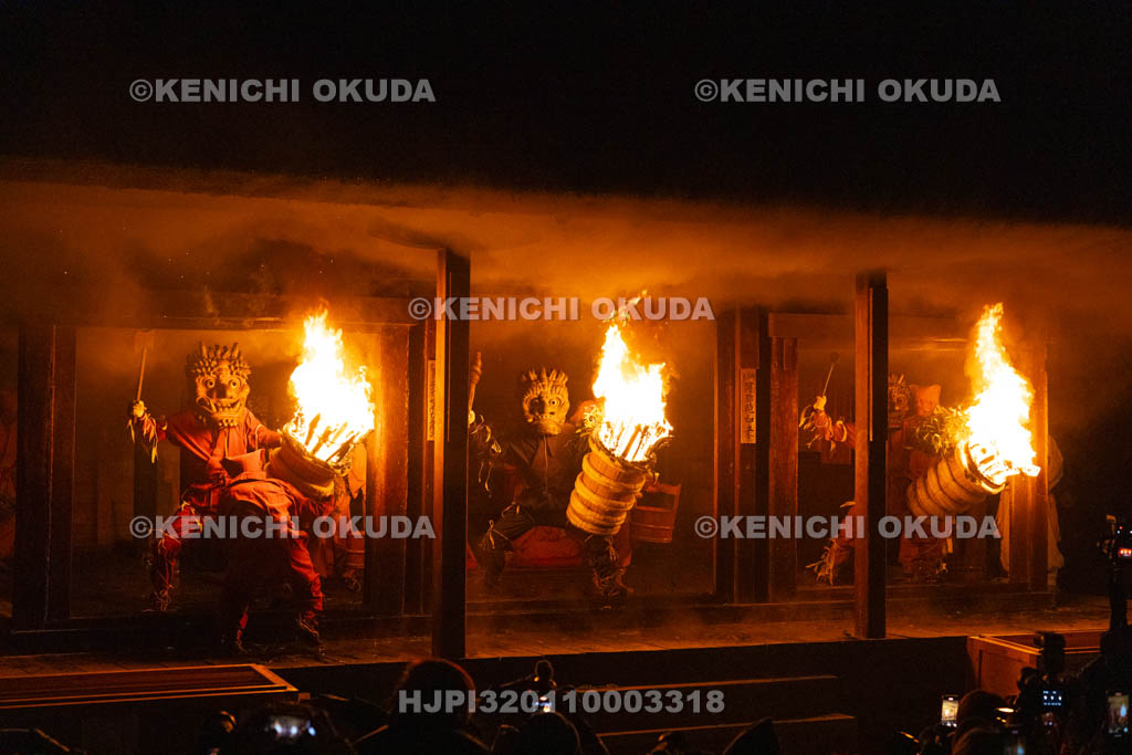 奈良県　念仏寺　陀々堂の鬼はしり