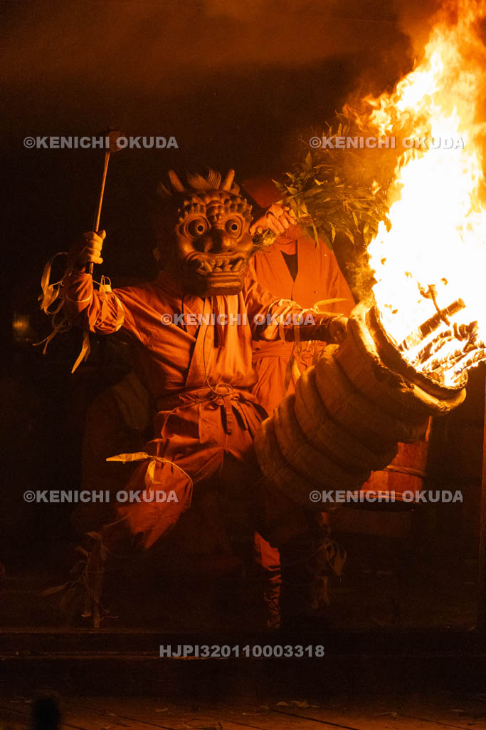 奈良県　念仏寺　陀々堂の鬼はしり