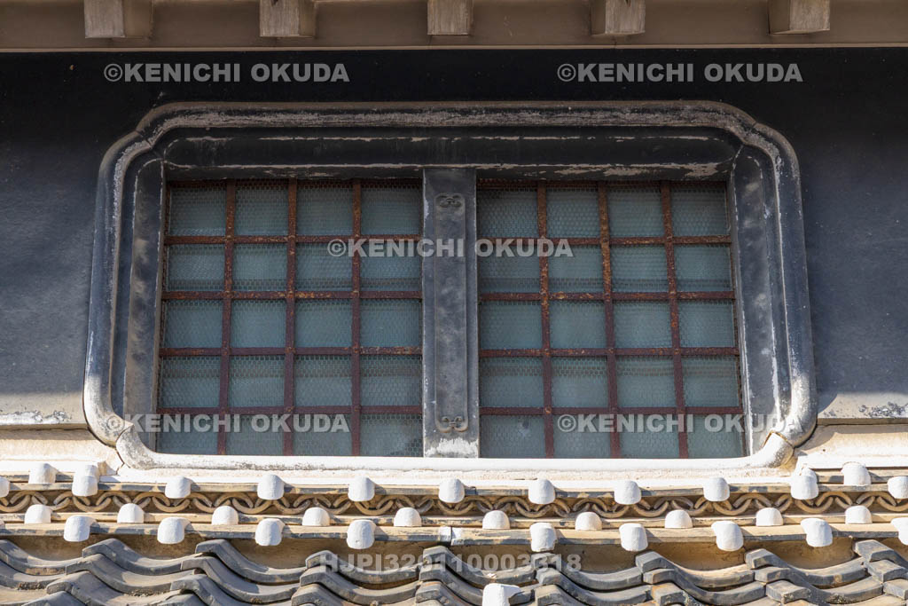 奈良県　五條新町　丹原家住宅　虫籠窓（二階）