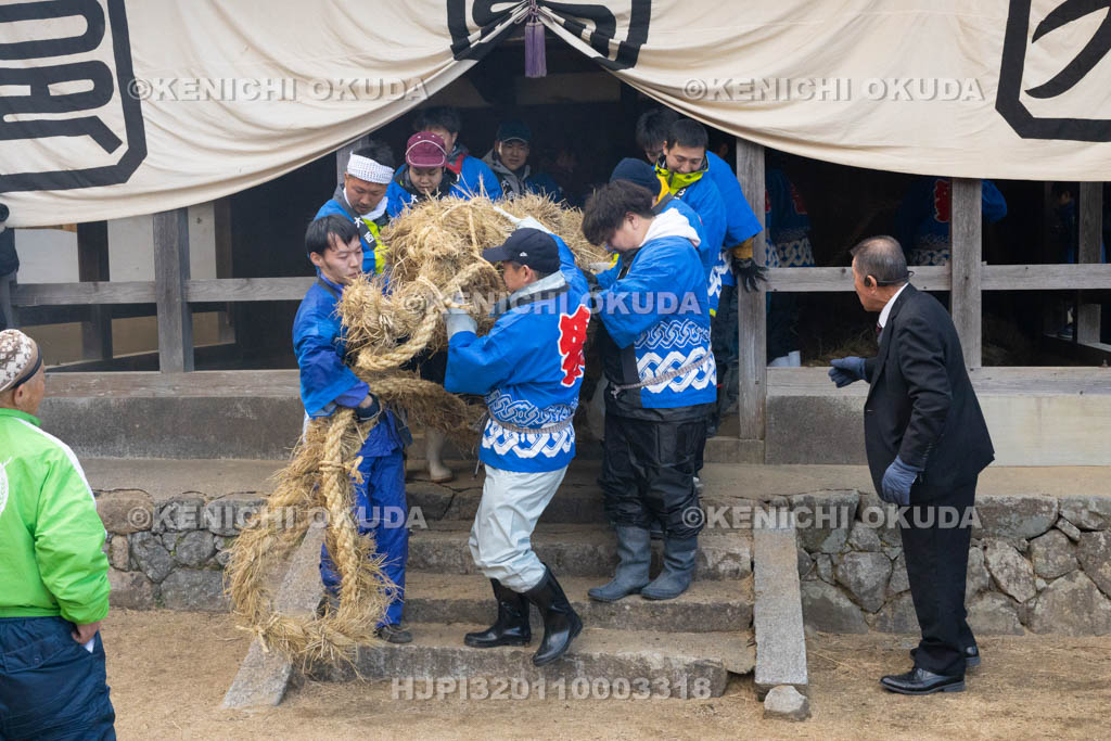 奈良県　江包・大西の御綱　市杵島神社　雌綱出発