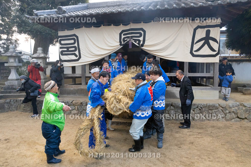 奈良県　江包・大西の御綱　市杵島神社　雌綱の出発
