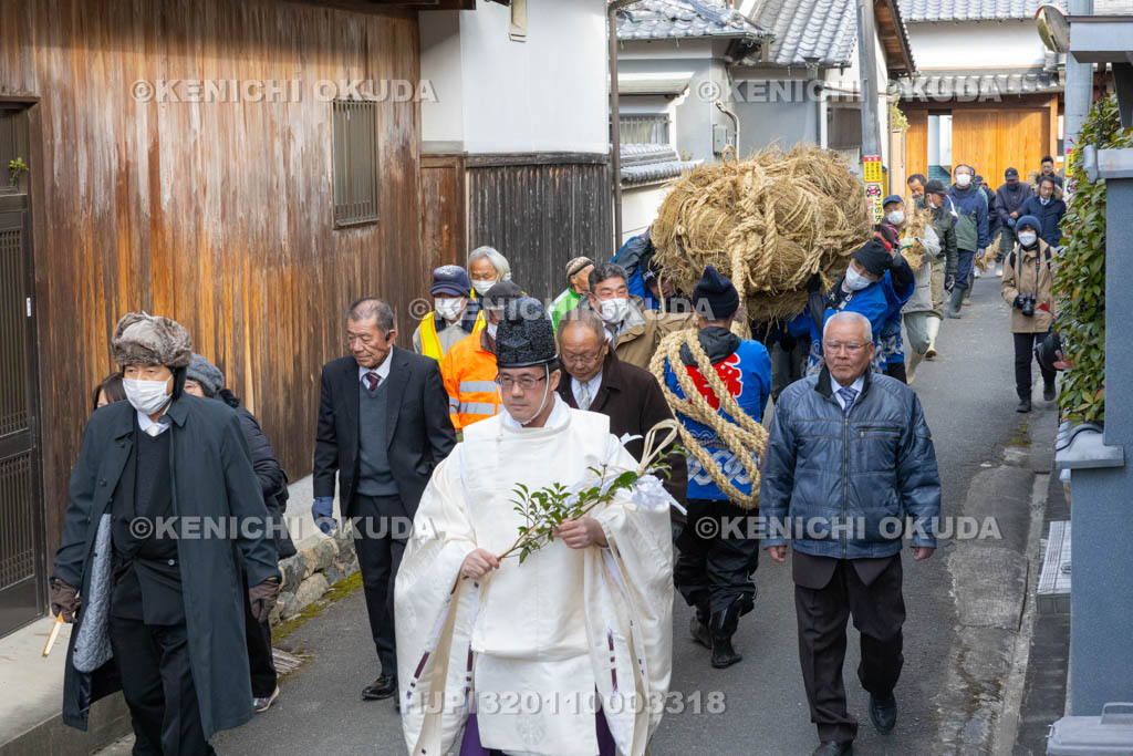 奈良県　江包・大西の御綱　雌綱の村内巡回