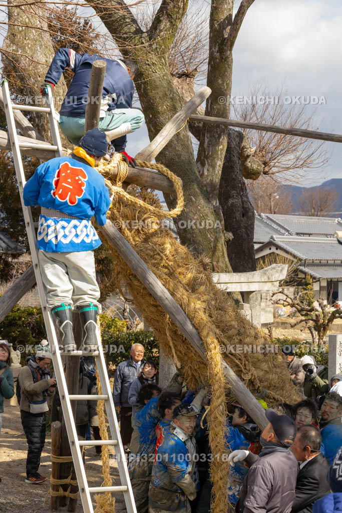 奈良県　江包・大西の御綱　素戔嗚神社　雌綱の準備