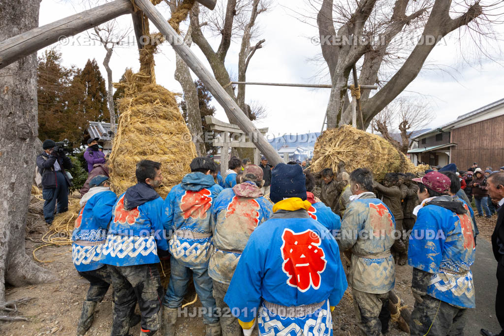 奈良県　江包・大西の御綱　素戔嗚神社　雄綱と雌綱の結合（入船式）
