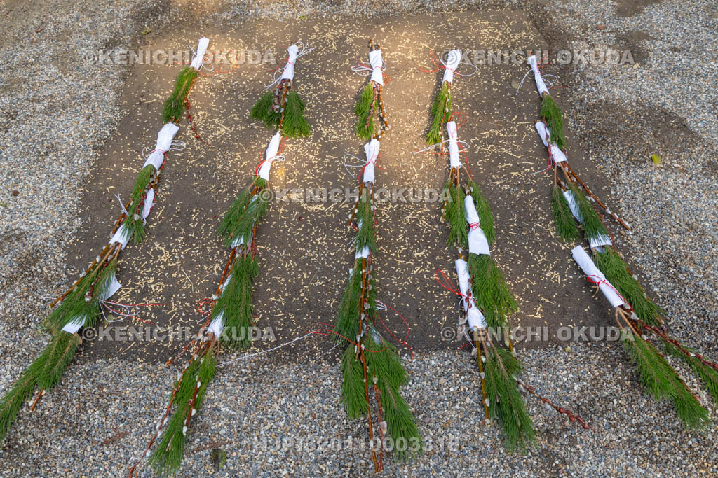 奈良県　楢神社　御田祭り　松苗