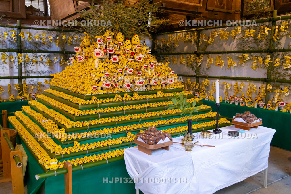 奈良県　信貴山寅まつり　納め寅供養　祭壇