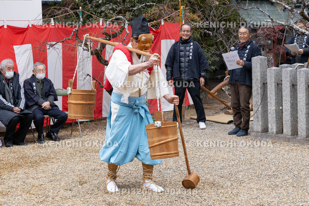 奈良県　菅原天満宮　おんだ祭　肥まき