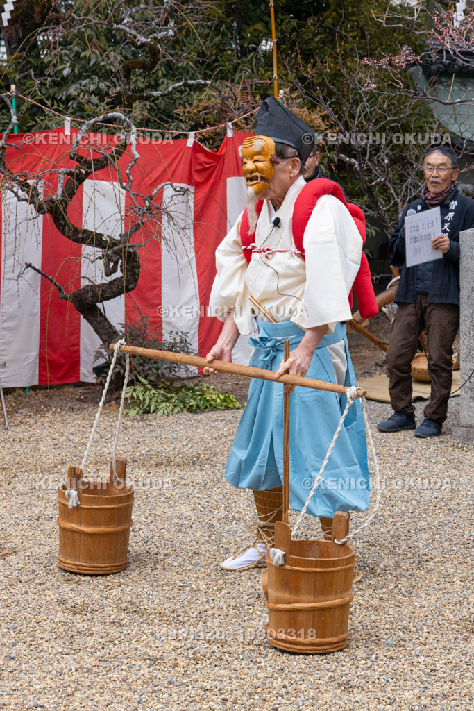 奈良県　菅原天満宮　おんだ祭　肥まき