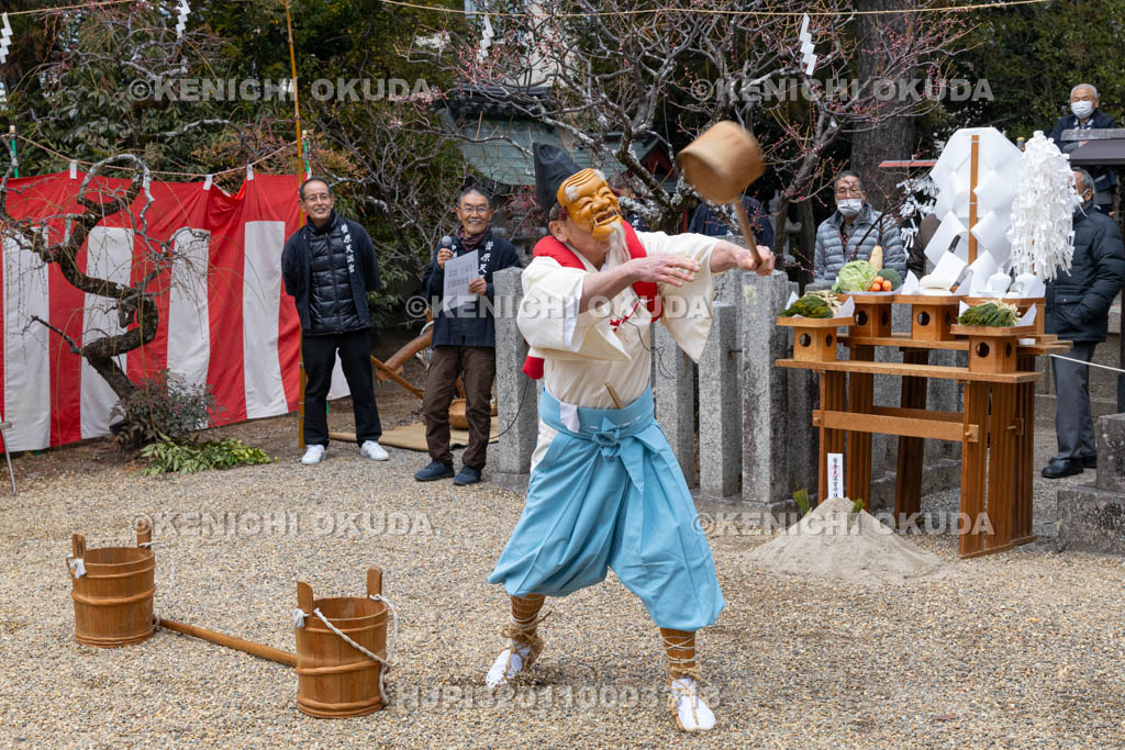 奈良県　菅原天満宮　おんだ祭　肥まき