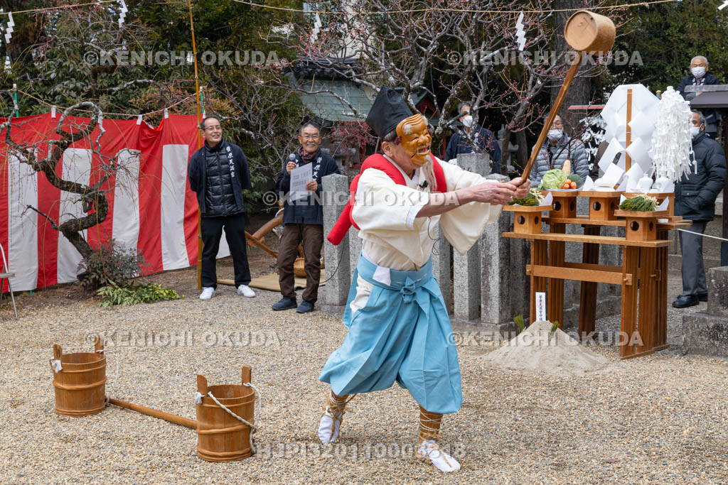 奈良県　菅原天満宮　おんだ祭　肥まき