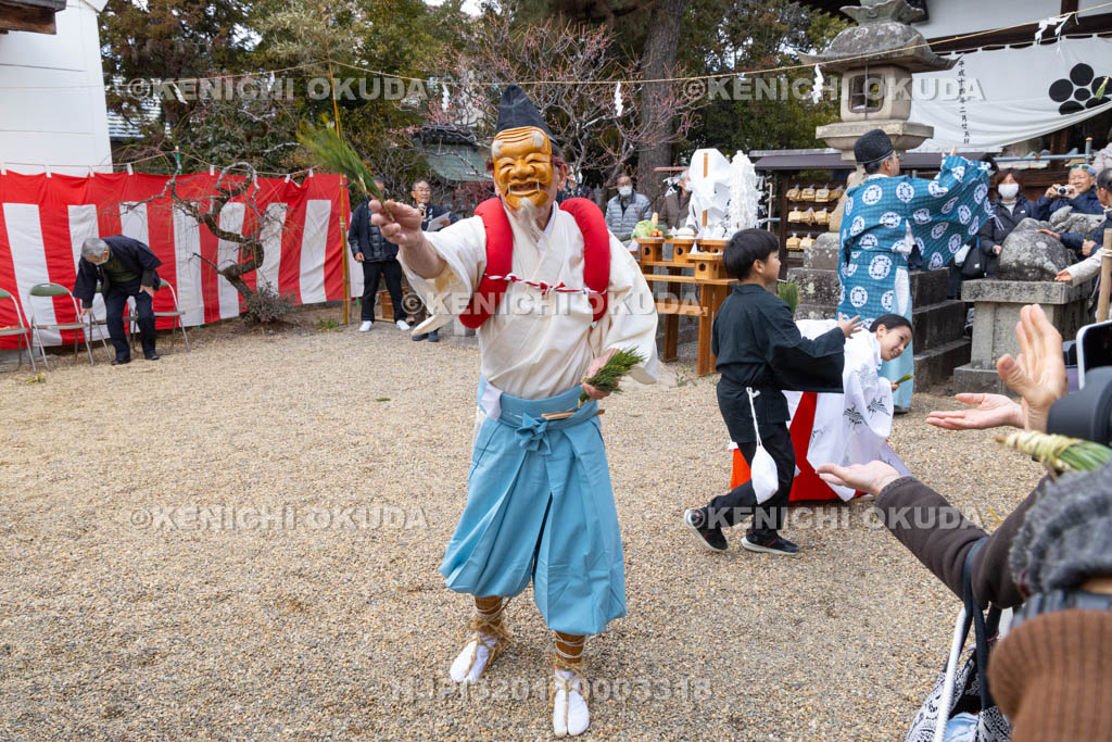 奈良県　菅原天満宮　おんだ祭　松苗まき