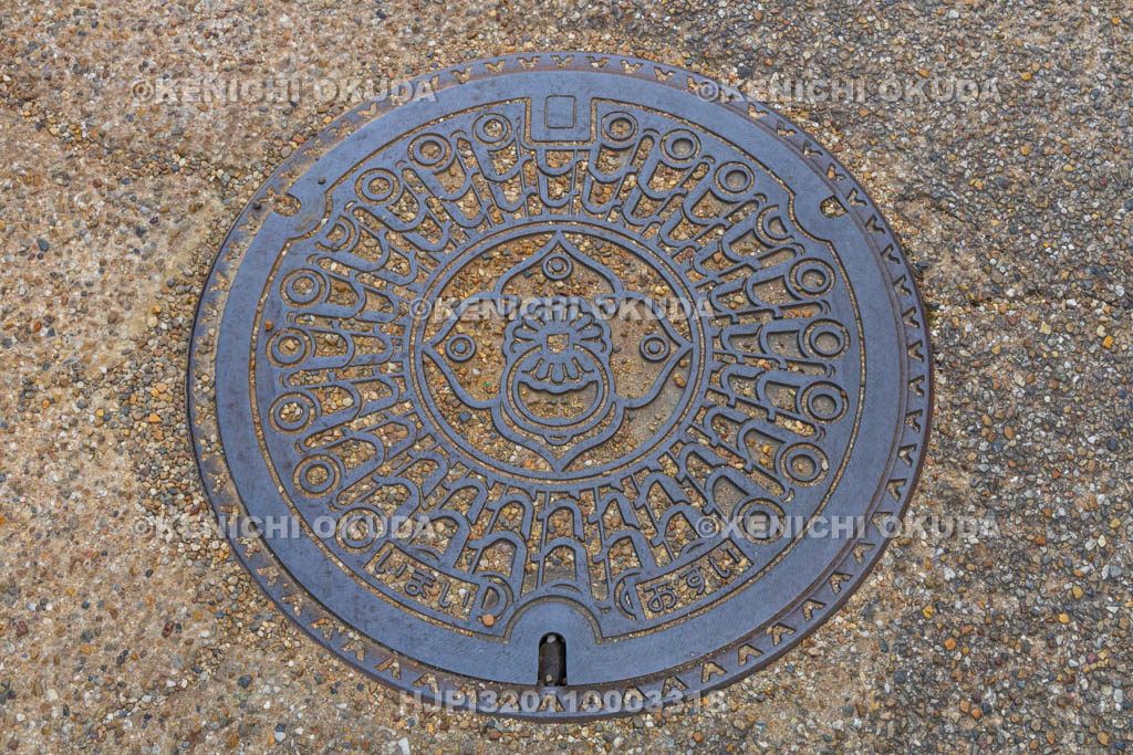 奈良県　今井町　「駒つなぎ」のマンホール