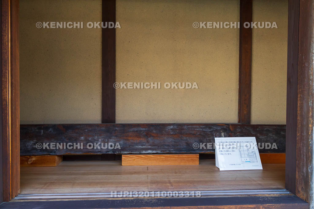 奈良県　八木町　八木札の辻交流館　現存する梁の展示