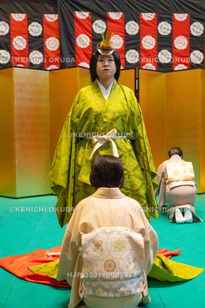 京都府　ひいなまつり　十二単の着付け