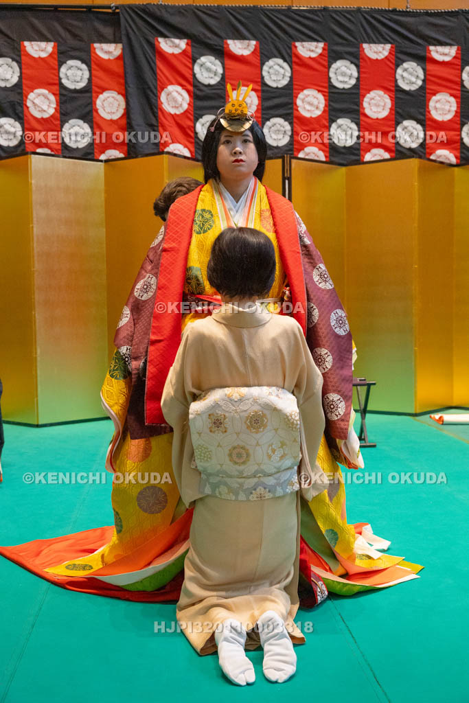 京都府　ひいなまつり　十二単の着付け