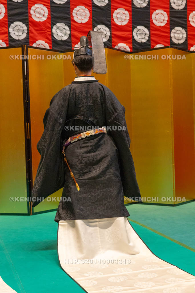 京都府　ひいなまつり　束帯の後姿