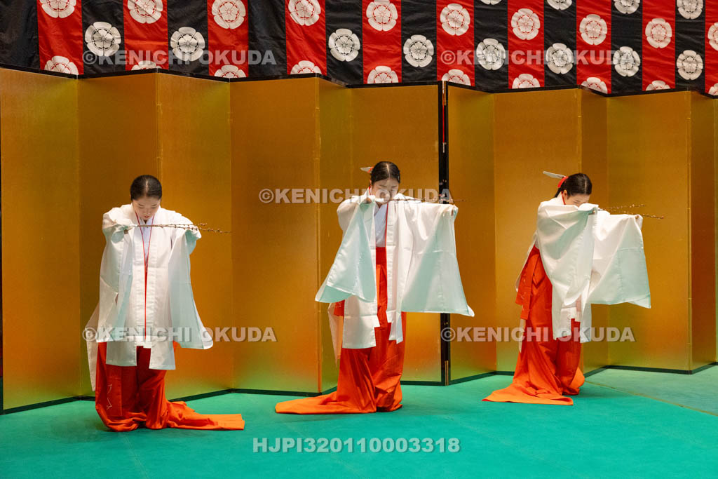 京都府　ひいなまつり　官女の舞