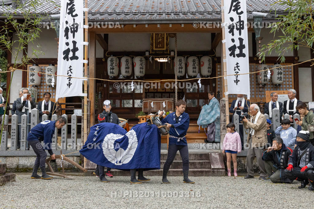 奈良県　長尾神社　おんだ祭　田起こし