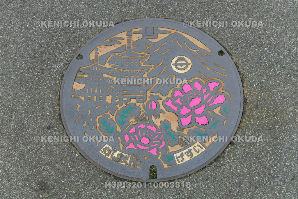 奈良県　竹内街道　當麻寺のマンホール