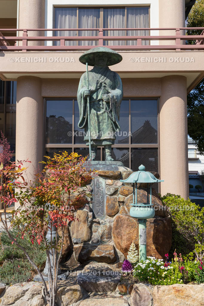 大阪府　久宝寺寺内町　顕証寺　親鸞聖人像