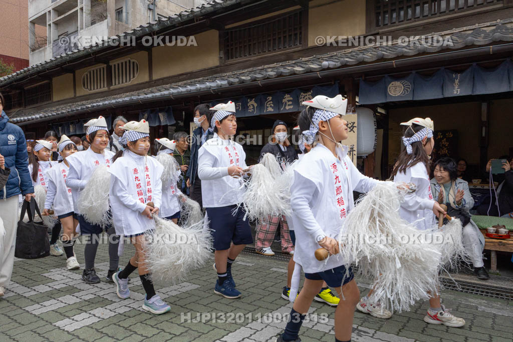 奈良県　源九郎稲荷神社　例祭　白狐渡御