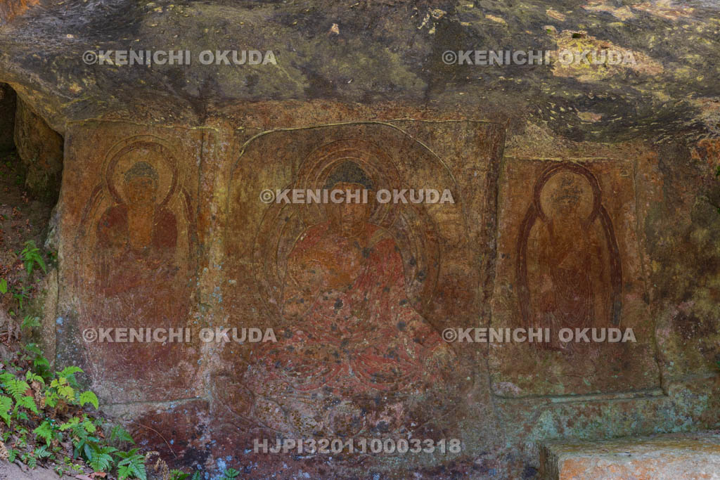 奈良県　春日山　地獄谷石窟仏