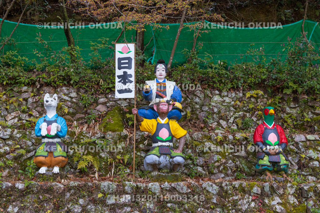 愛知県　桃太郎神社　桃太郎ほかのコンクリート像